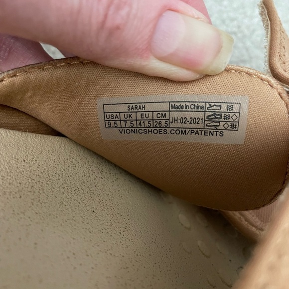 Vionic”Sarah” slide sandals - Picture 6 of 8